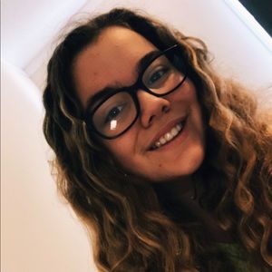 Meet your Posher, Mia